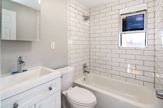 23 Standish Road APT 2, Stamford, CT 06902