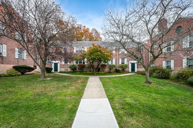 23 Standish Road APT 2, Stamford, CT 06902