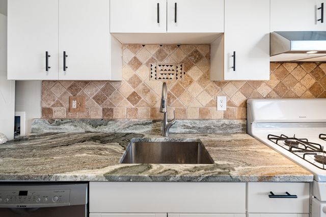 23 Standish Road APT 2, Stamford, CT 06902