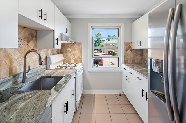 23 Standish Road APT 2, Stamford, CT 06902