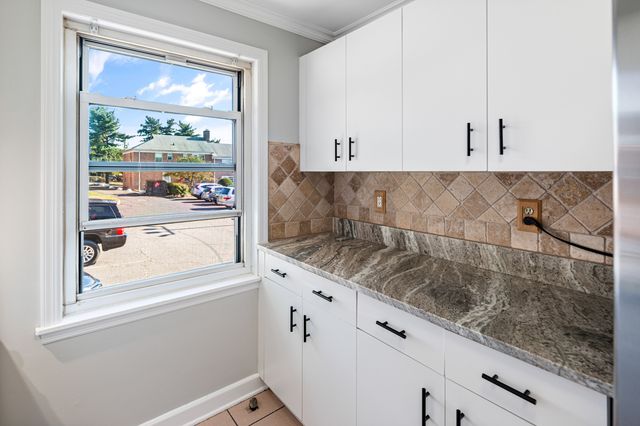 23 Standish Road APT 2, Stamford, CT 06902