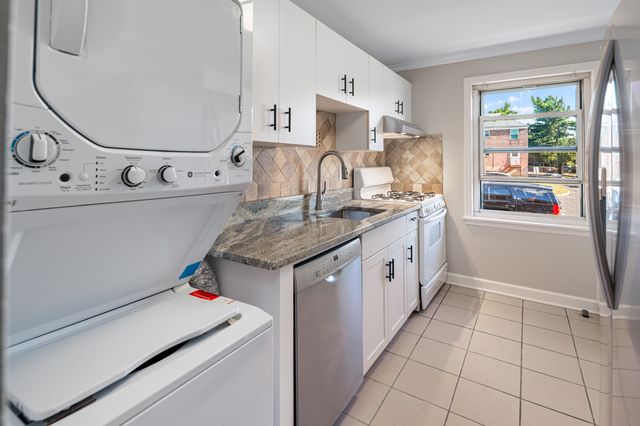 23 Standish Road APT 2, Stamford, CT 06902