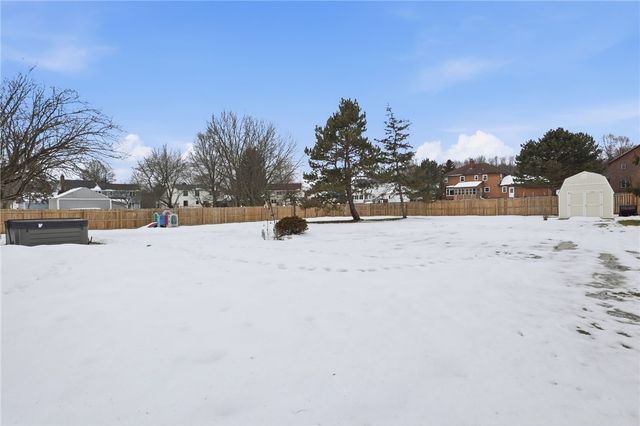 23 Copper Woods, Pittsford, NY 14534