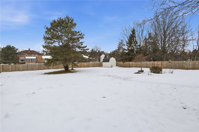 23 Copper Woods, Pittsford, NY 14534