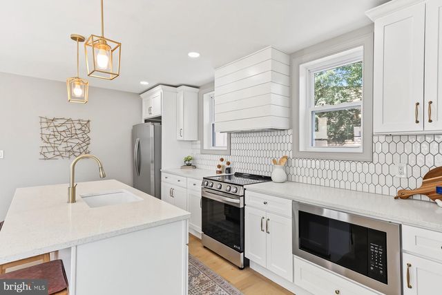 20 W WATER ST, Middletown, PA 17057