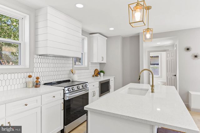 20 W WATER ST, Middletown, PA 17057