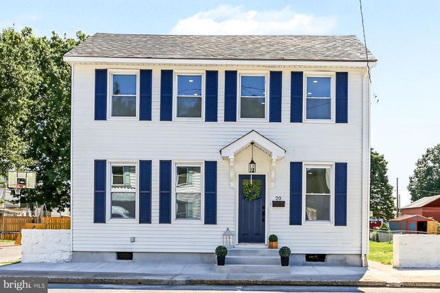 20 W WATER ST, Middletown, PA 17057