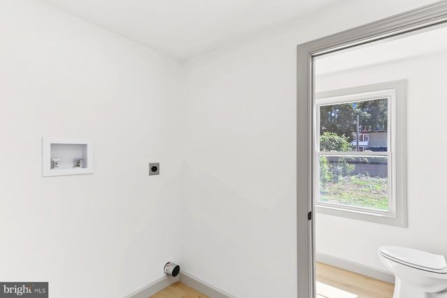 20 W WATER ST, Middletown, PA 17057