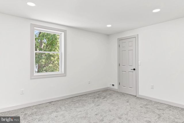 20 W WATER ST, Middletown, PA 17057