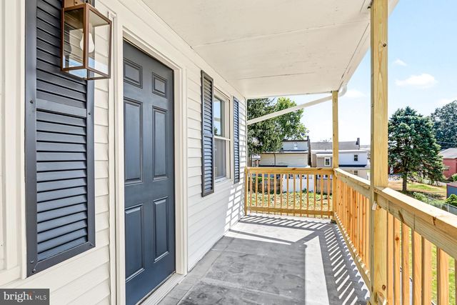 20 W WATER ST, Middletown, PA 17057