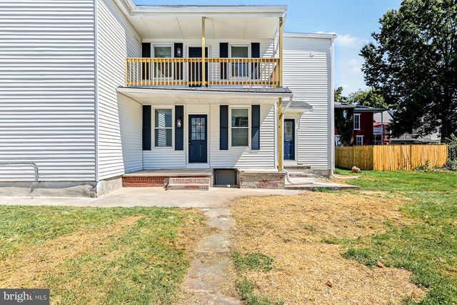 20 W WATER ST, Middletown, PA 17057