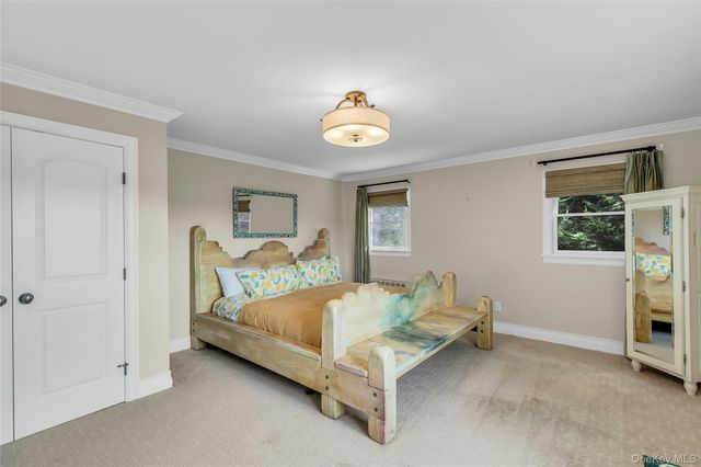 18 Briarcliff Place, Huntington, NY 11743