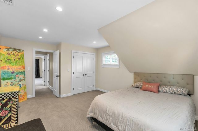 18 Briarcliff Place, Huntington, NY 11743