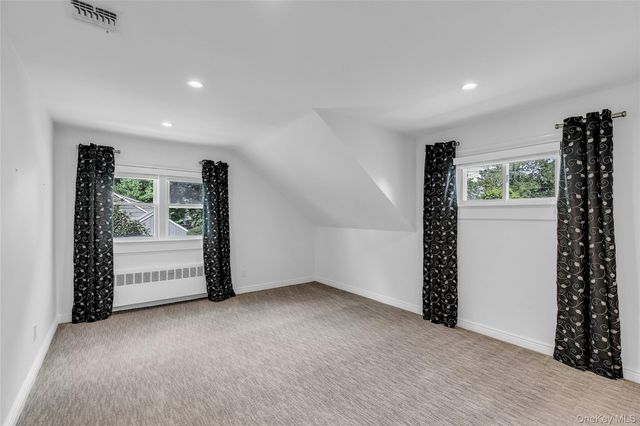 18 Briarcliff Place, Huntington, NY 11743
