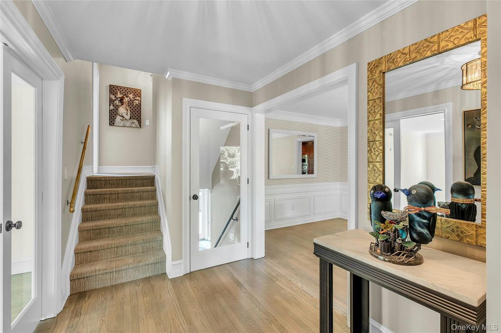 18 Briarcliff Place, Huntington, NY 11743 — photo 5