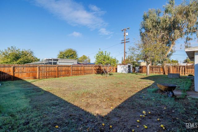 3301 Beyers Street, Bakersfield, CA 93312