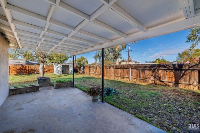 3301 Beyers Street, Bakersfield, CA 93312