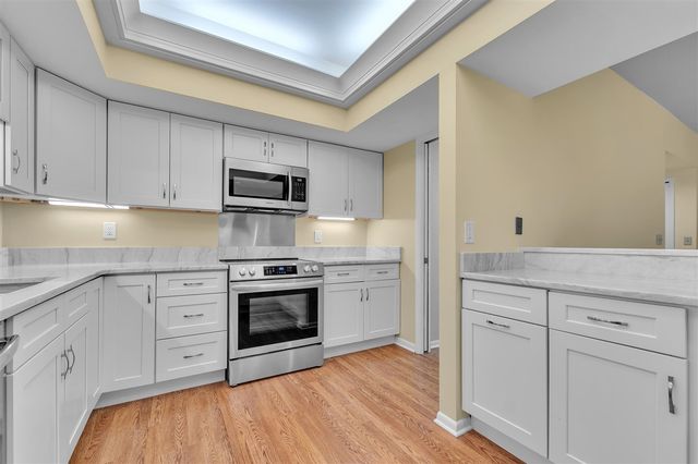2115 Nature Cove Court 108, Ann Arbor, MI 48104