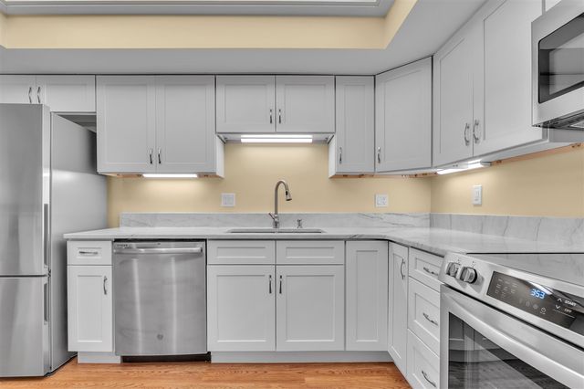 2115 Nature Cove Court 108, Ann Arbor, MI 48104