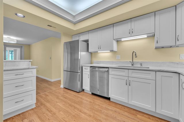 2115 Nature Cove Court 108, Ann Arbor, MI 48104