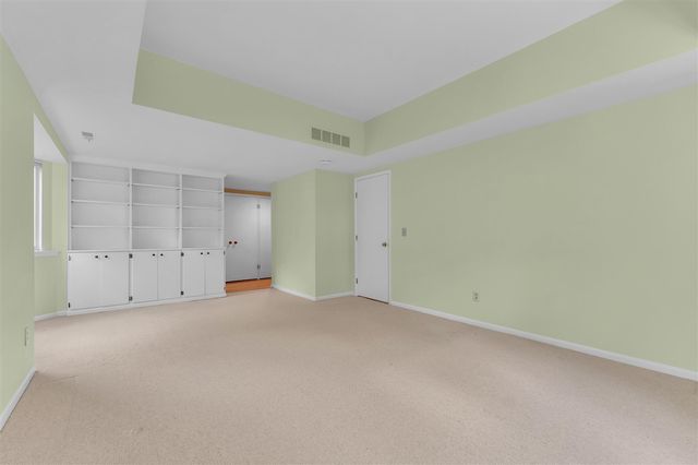2115 Nature Cove Court 108, Ann Arbor, MI 48104