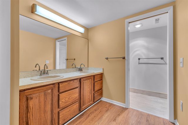 2115 Nature Cove Court 108, Ann Arbor, MI 48104