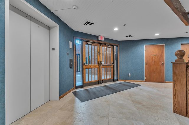 2115 Nature Cove Court 108, Ann Arbor, MI 48104