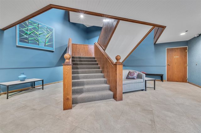 2115 Nature Cove Court 108, Ann Arbor, MI 48104