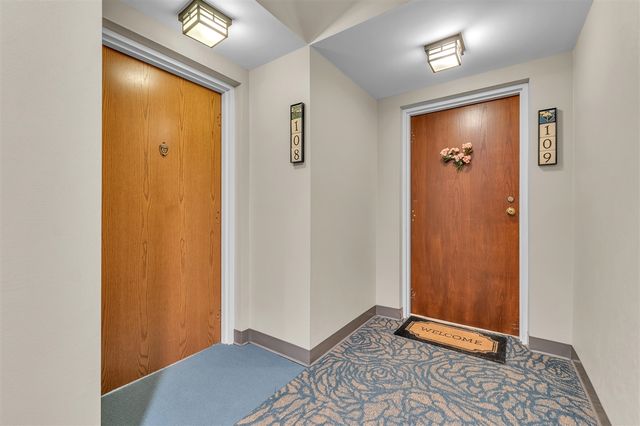 2115 Nature Cove Court 108, Ann Arbor, MI 48104