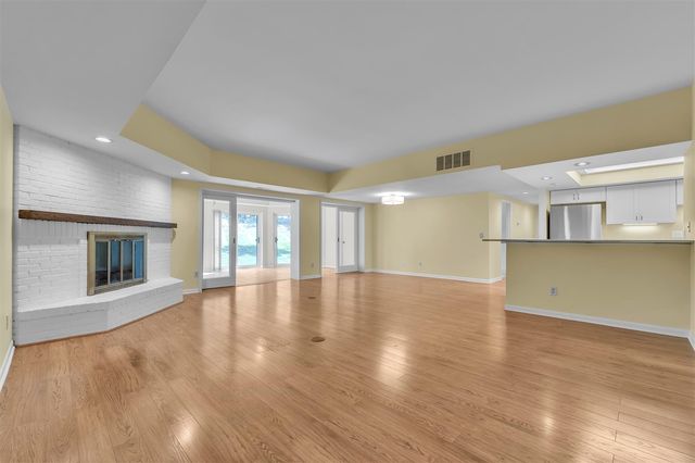 2115 Nature Cove Court 108, Ann Arbor, MI 48104