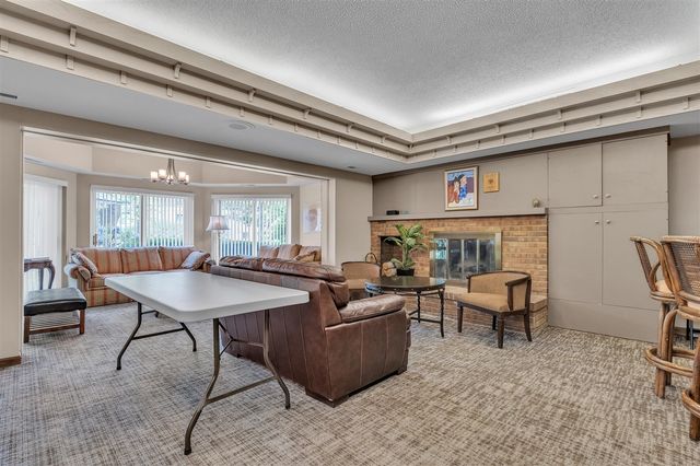 2115 Nature Cove Court 108, Ann Arbor, MI 48104