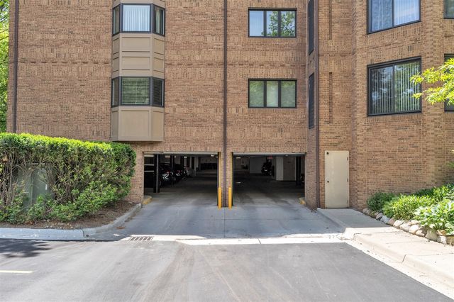 2115 Nature Cove Court 108, Ann Arbor, MI 48104