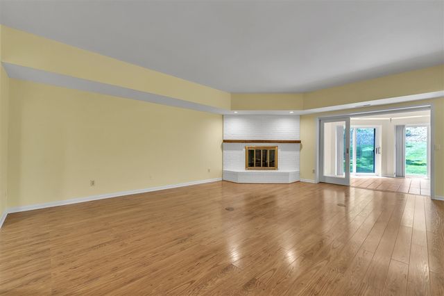 2115 Nature Cove Court 108, Ann Arbor, MI 48104