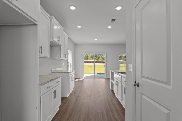 210 NW Shingle Oak Garden, Aiken, SC 29801