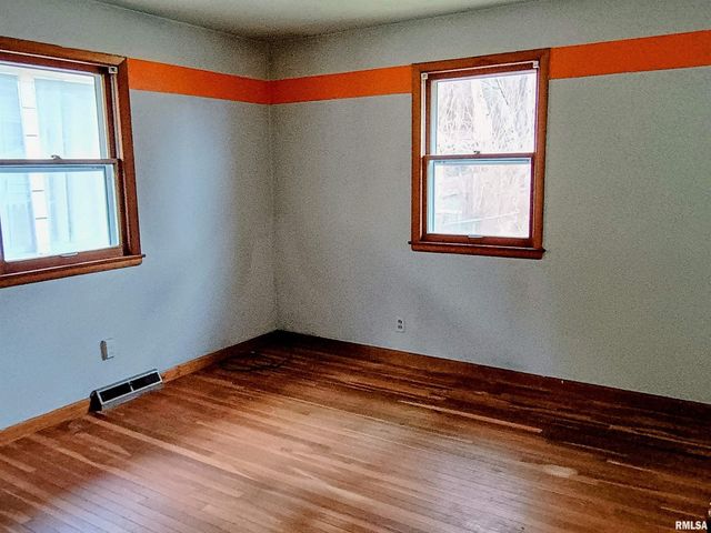 204 JAY Street, East Peoria, IL 61611