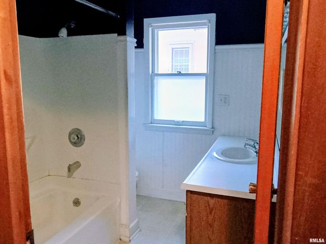 204 JAY Street, East Peoria, IL 61611