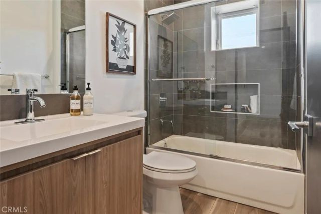13538 Vanowen Street 4, Valley Glen, CA 91405