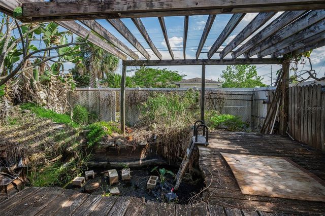 2876 30TH AVENUE N, St Petersburg, FL 33713