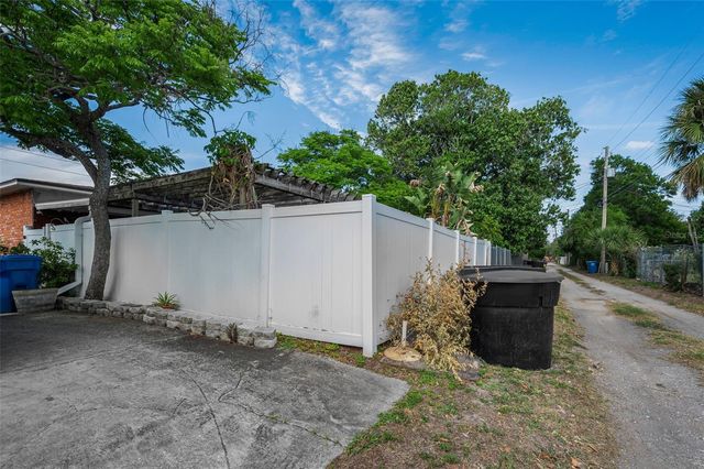 2876 30TH AVENUE N, St Petersburg, FL 33713