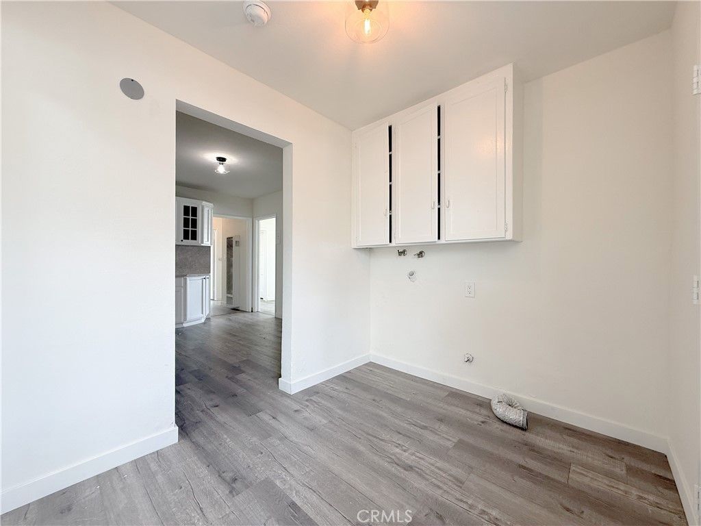 Image 25 of property listing at 1410 W School Street, Compton, CA 90220