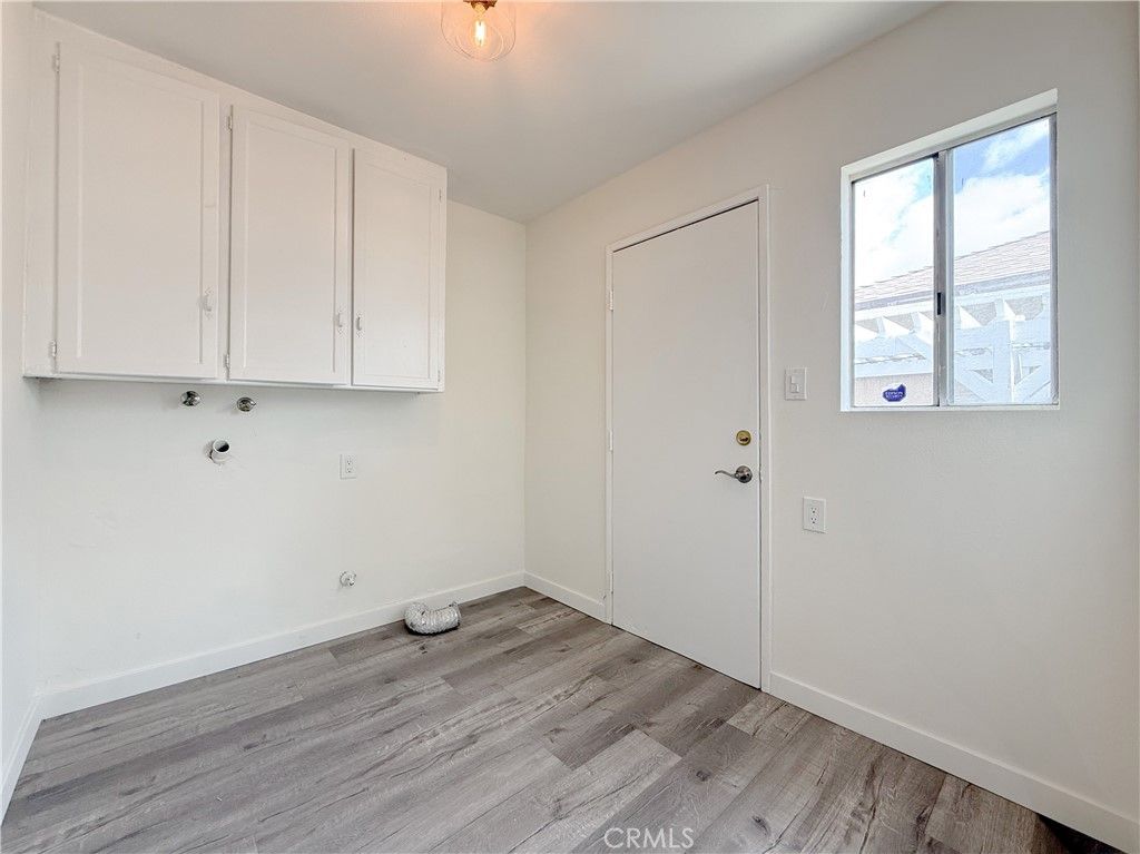 Image 26 of property listing at 1410 W School Street, Compton, CA 90220