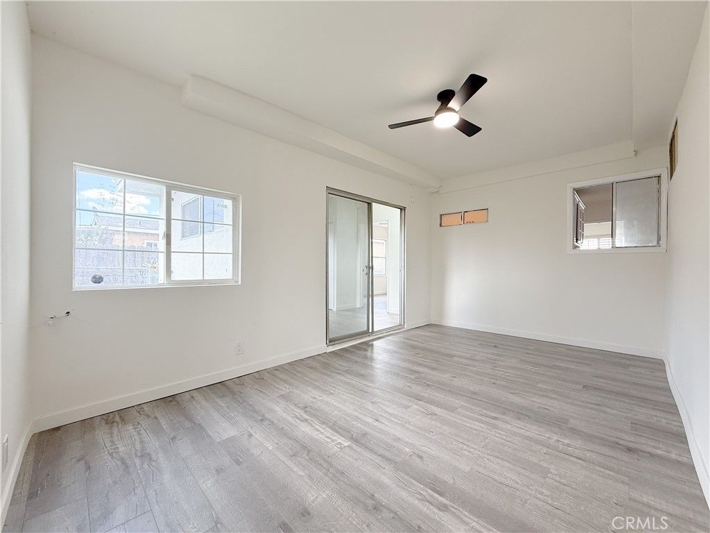 Image 31 of property listing at 1410 W School Street, Compton, CA 90220