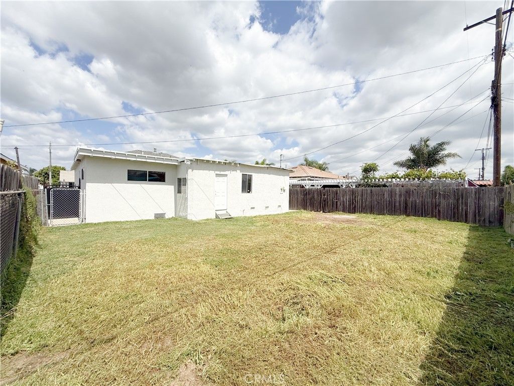 Image 32 of property listing at 1410 W School Street, Compton, CA 90220