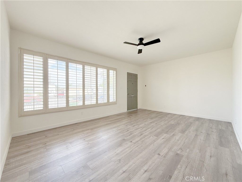 Image 6 of property listing at 1410 W School Street, Compton, CA 90220