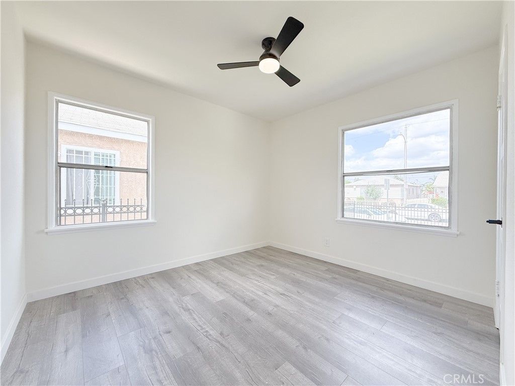 Image 9 of property listing at 1410 W School Street, Compton, CA 90220