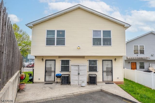 447 S 9Th St, Newark City, NJ 07103