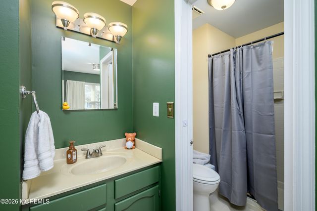 55 Malibu Drive, Eatontown, NJ 07724