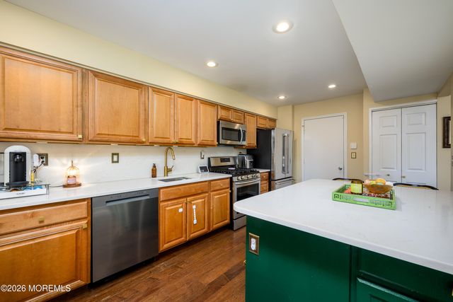 55 Malibu Drive, Eatontown, NJ 07724