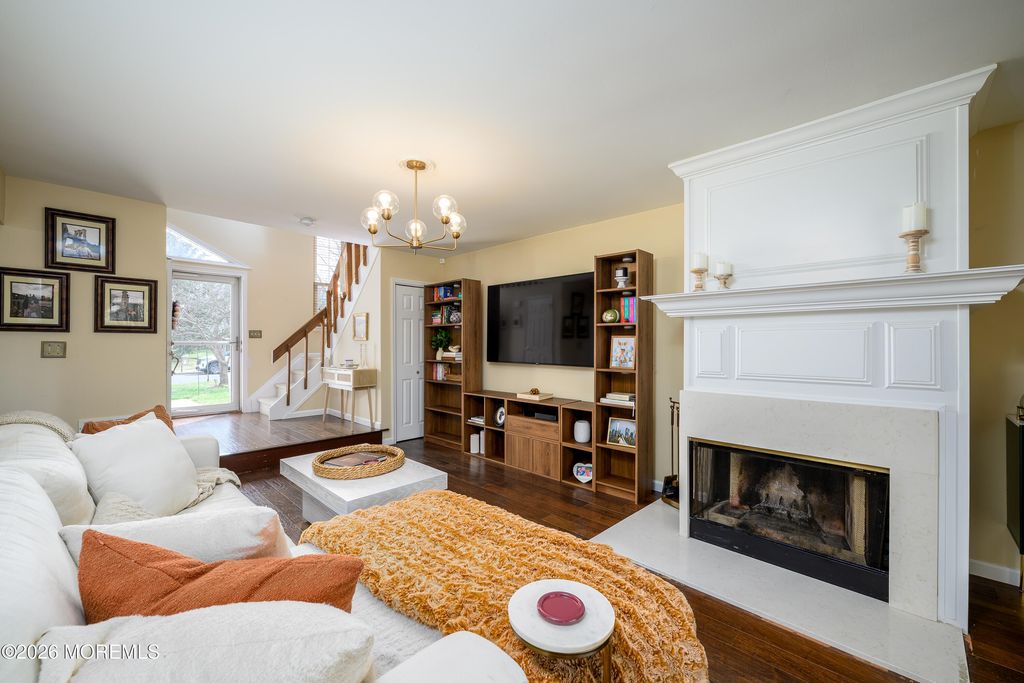 55 Malibu Drive, Eatontown, NJ 07724