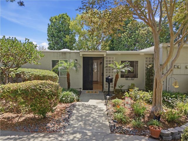 498 Avenida Sevilla C, Laguna Woods, CA 92637